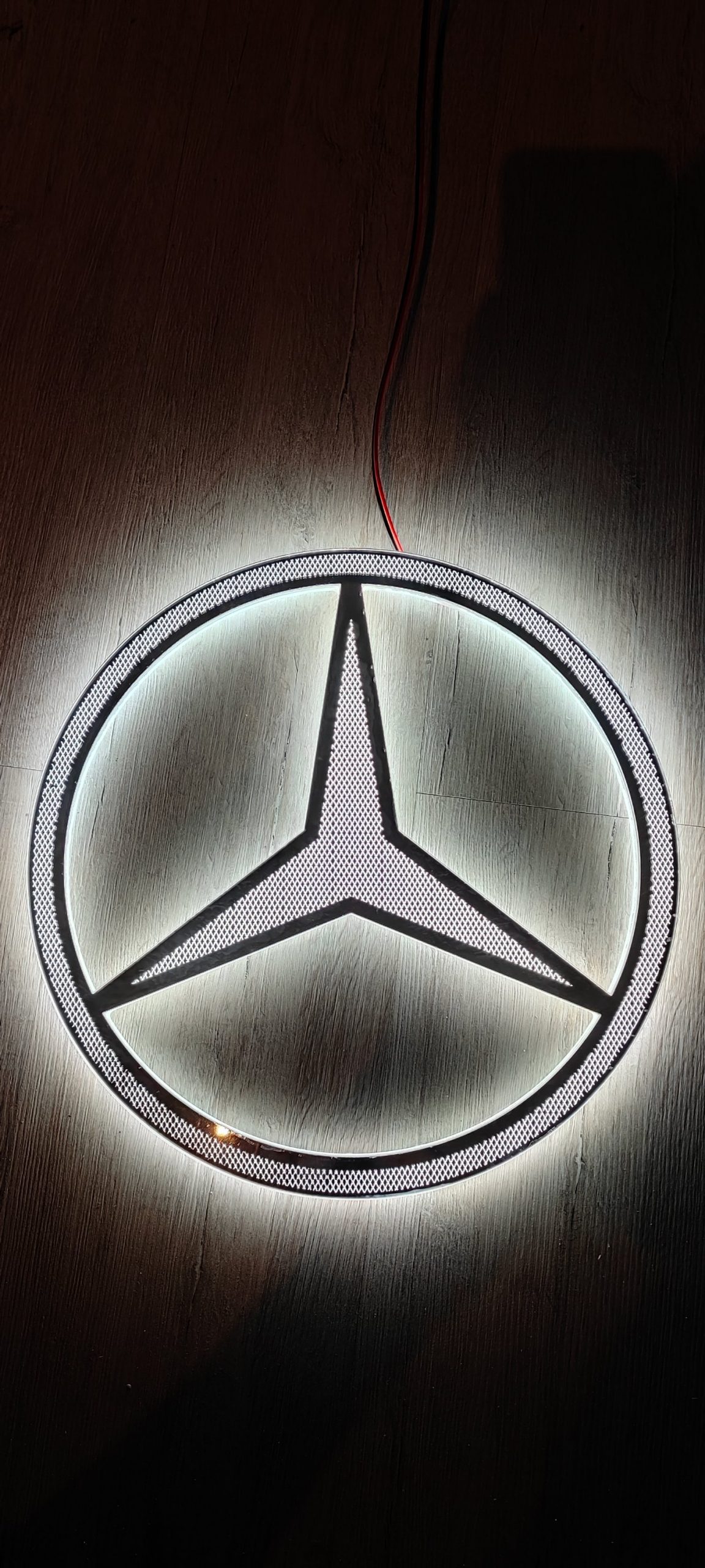 Logo MERCEDES luminoso